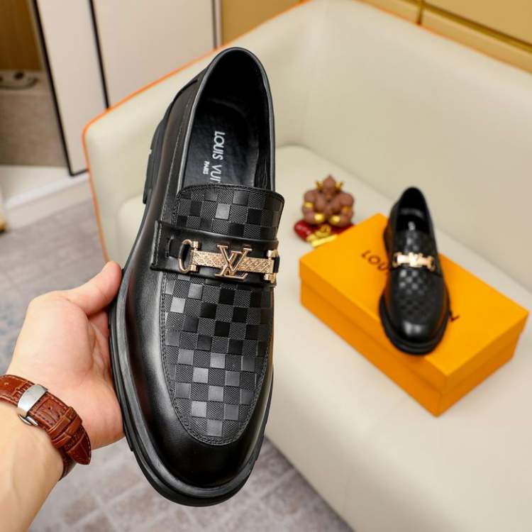 Picture of Louis Vuitton Shoes _SKULVsz38-451Cn060313802